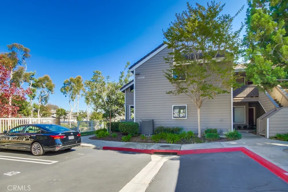 1059 Shadowridge Drive 1, Vista, California 92081 home-pic-2